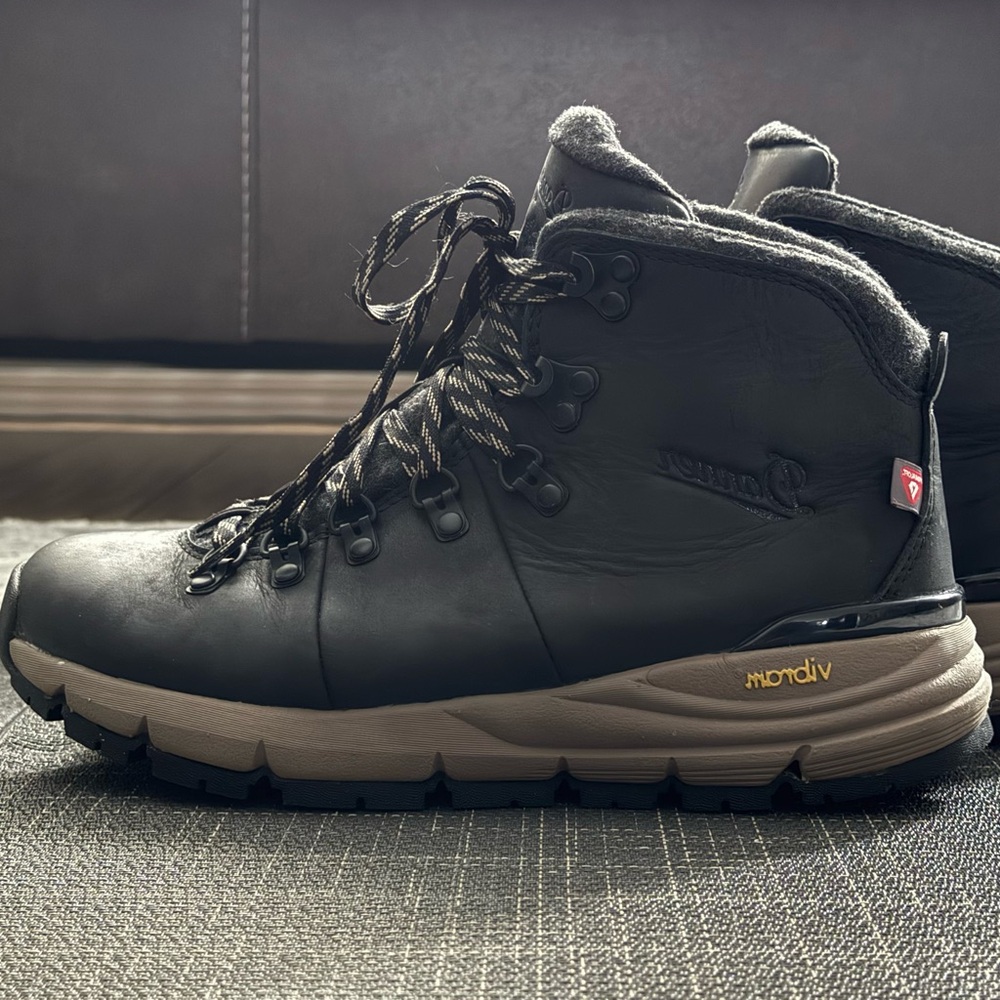 Danner Mountain 600 Black and Tan Hiking Boots